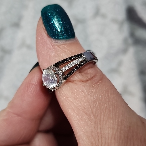 FJ ring - Picture 3 of 3